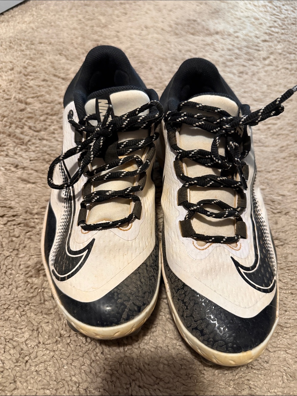 Nike Black and White Baseball/Softball Cleats